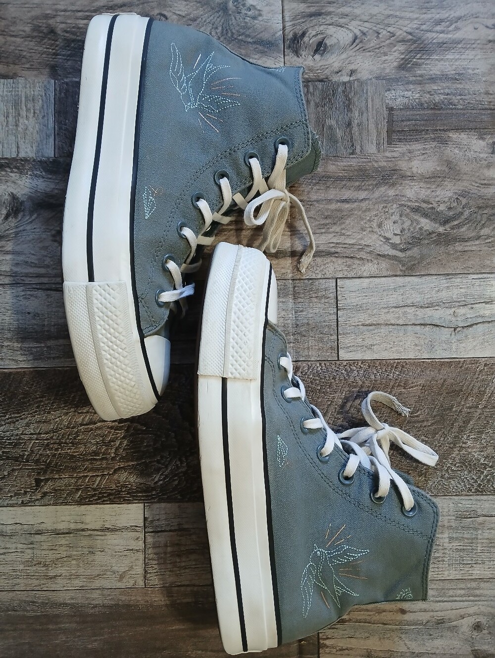 Converse Chuck Taylor All Star High Top "Tiny Tattoos" – Size 8.5 - Picture 3 of 7